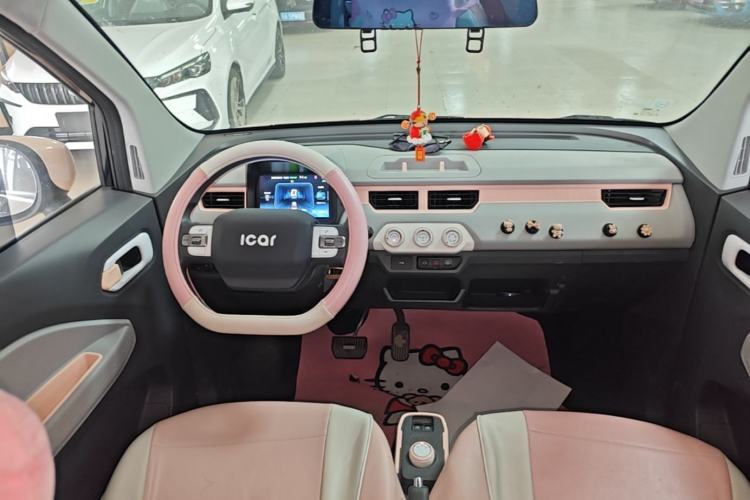 Used Chery QQ Ice Cream 2022 170km Sundae Phosphate Lithium-Ion Center Console