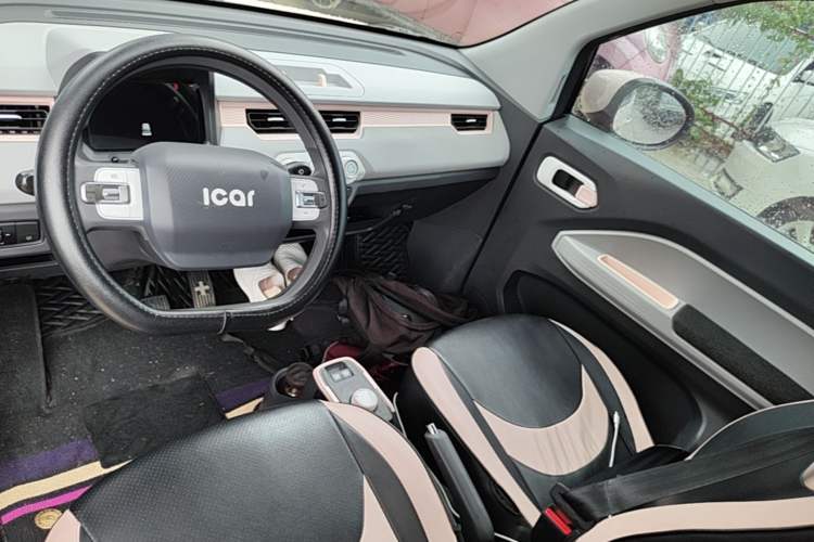 Used Chery QQ Ice Cream 2022 170km Sundae Phosphate Lithium-Ion Center Console