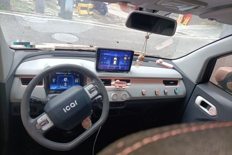 Used Chery QQ Ice Cream 2022 170km Sundae Phosphate Lithium-Ion Center Console