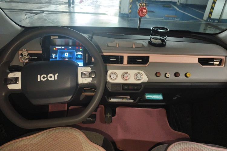 Used Chery QQ Ice Cream 2022 170km Sundae Ternary Lithium Center Console