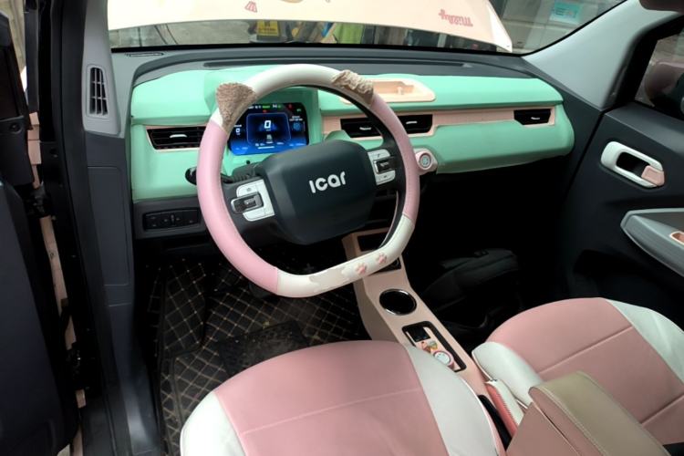 Used Chery QQ Ice Cream 2022 170km Sundae Phosphate Lithium-Ion Center Console