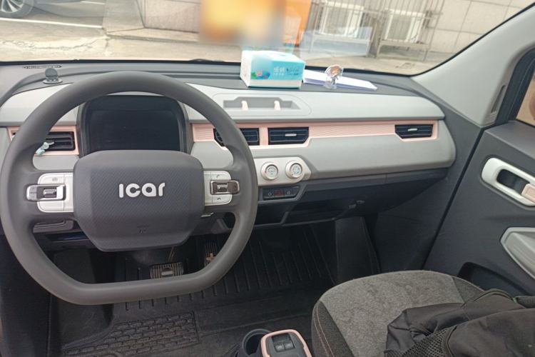 Used Chery QQ Ice Cream 2022 170km Sundae Phosphate Lithium-Ion Center Console