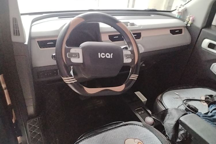 Used Chery QQ Ice Cream 2022 170km Sundae Phosphate Lithium-Ion Center Console