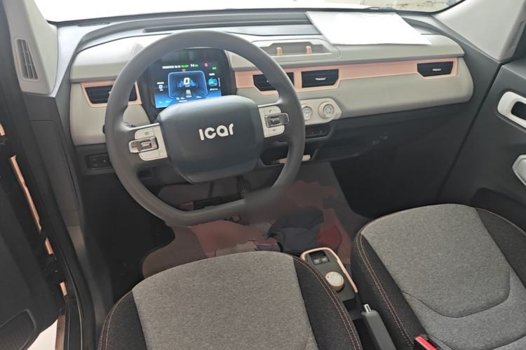 Used Chery QQ Ice Cream 2022 120km Conical Shape Lithium Iron Phosphate Center Console