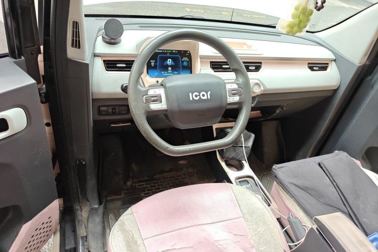Used Chery QQ Ice Cream 2022 170km Sundae Phosphate Lithium-Ion Center Console