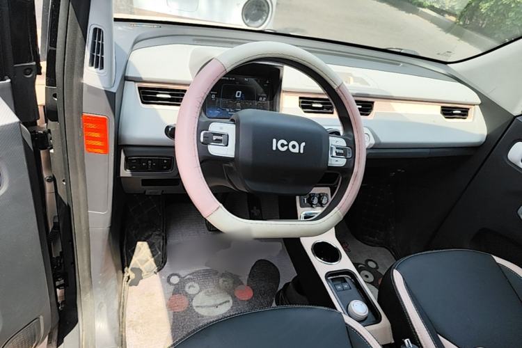 Used Chery QQ Ice Cream 2022 170km Sundae Phosphate Lithium-Ion Center Console