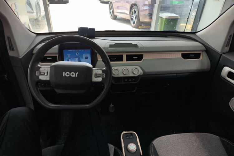 Used Chery QQ Ice Cream 2022 120km Milkshake Phosphate Lithium-Iron Center Console