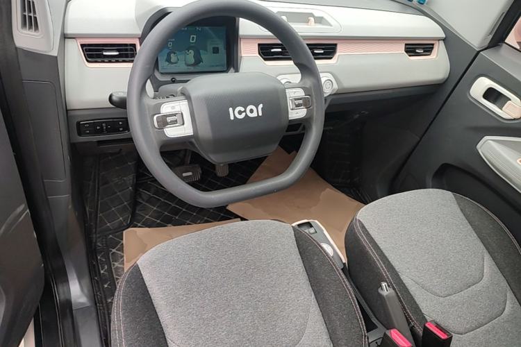 Used Chery QQ Ice Cream 2022 170km Sundae Phosphate Lithium-Ion Center Console