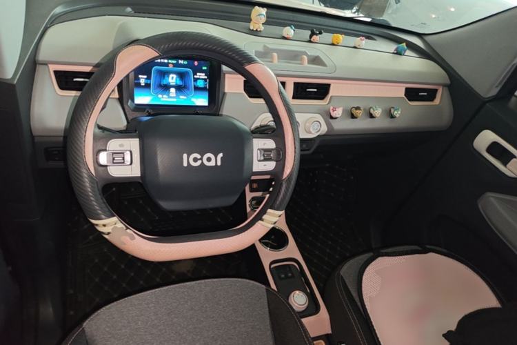 Used Chery QQ Ice Cream 2022 170km Sundae Phosphate Lithium-Ion Center Console