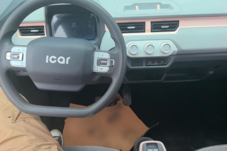 Used Chery QQ Ice Cream 2022 120km Conical Shape Lithium Iron Phosphate Center Console