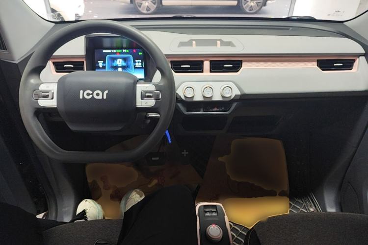 Used Chery QQ Ice Cream 2022 170km Sundae Phosphate Lithium-Ion Center Console