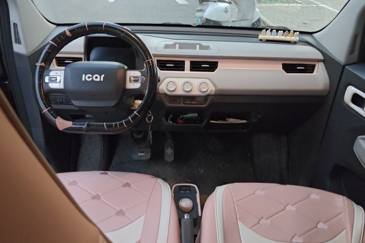 Used Chery QQ Ice Cream 2022 170km Sundae Phosphate Lithium-Ion Center Console