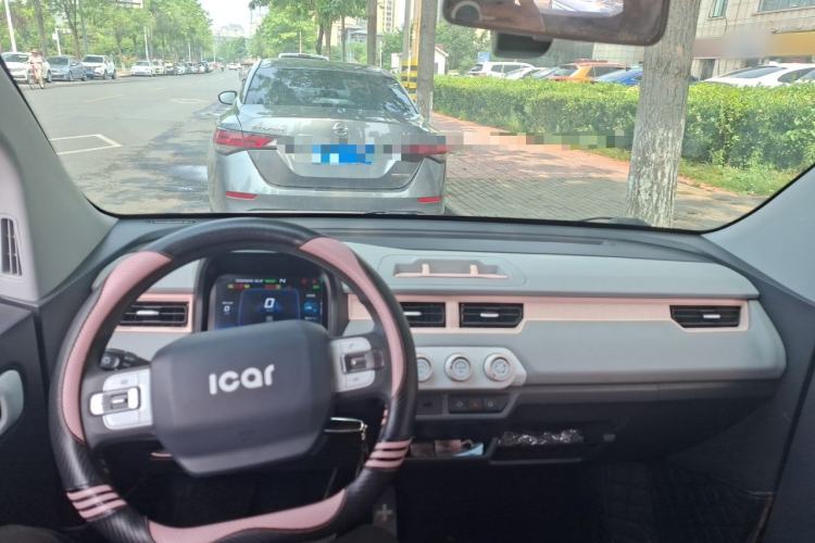 Used Chery QQ Ice Cream 2022 120km Conical Shape Lithium Iron Phosphate Center Console