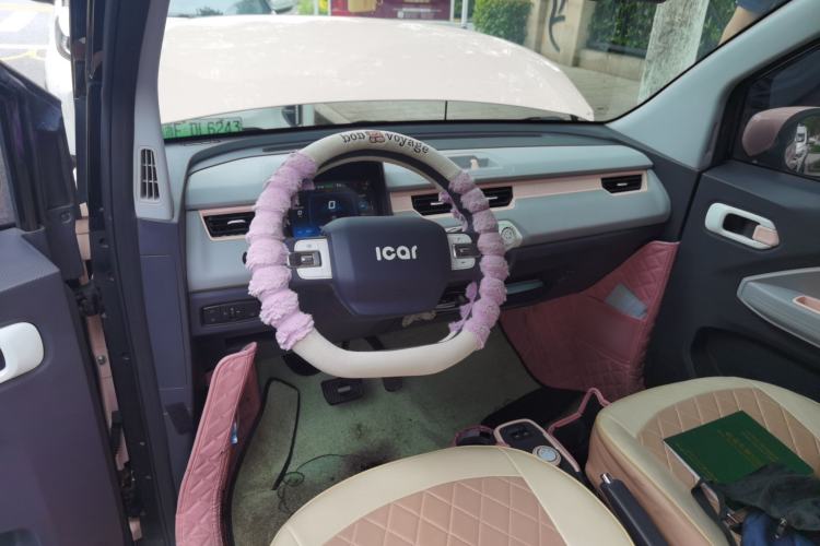 Used Chery QQ Ice Cream 2022 170km Sundae Phosphate Lithium-Ion Center Console