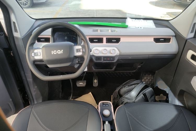 Used Chery QQ Ice Cream 2022 170km Sundae Phosphate Lithium-Ion Center Console