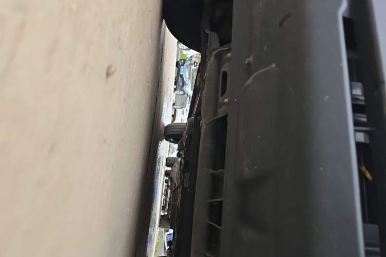 Used Chery QQ Ice Cream 2022 120km Conical Shape Lithium Iron Phosphate Chassis Front