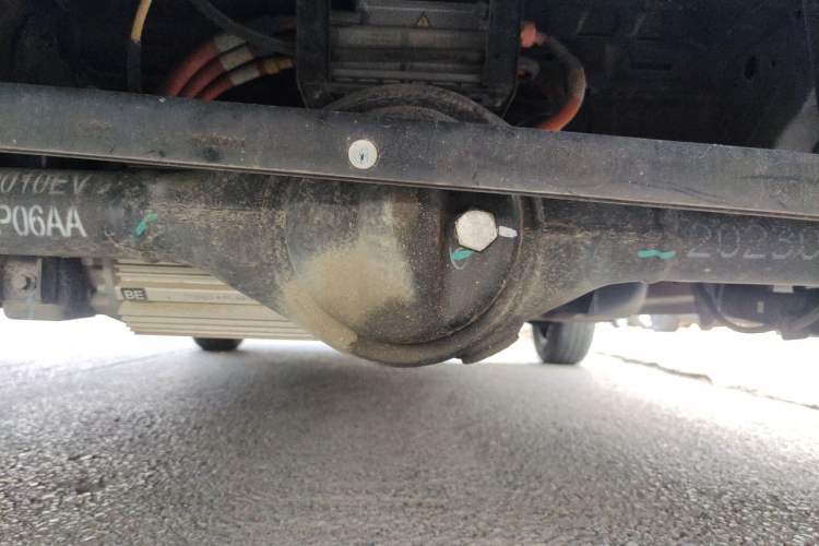 Used Chery QQ Ice Cream 2022 120km Conical Shape Lithium Iron Phosphate Chassis Rear