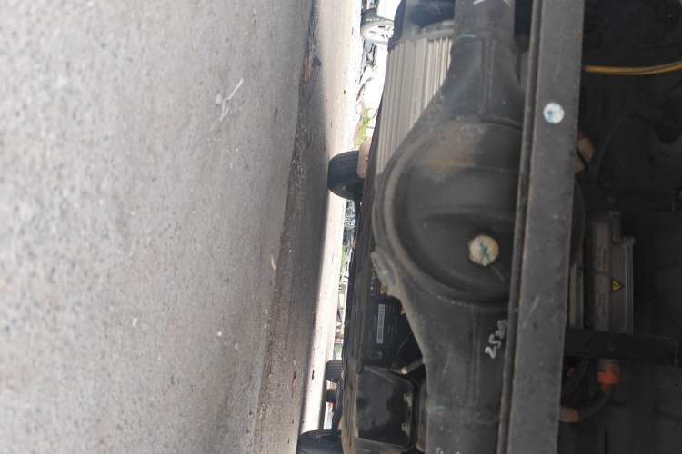 Used Chery QQ Ice Cream 2022 120km Conical Shape Lithium Iron Phosphate Chassis Rear