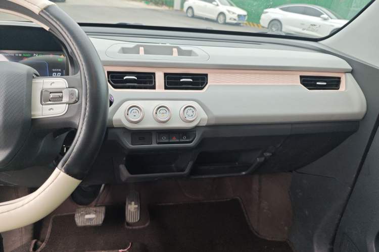 Used Chery QQ Ice Cream 2022 120km Conical Shape Lithium Iron Phosphate Audio And AC Panel