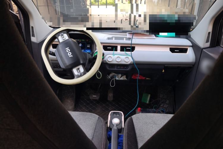 Used Chery QQ Ice Cream 2022 120km Conical Shape Lithium Iron Phosphate Center Console