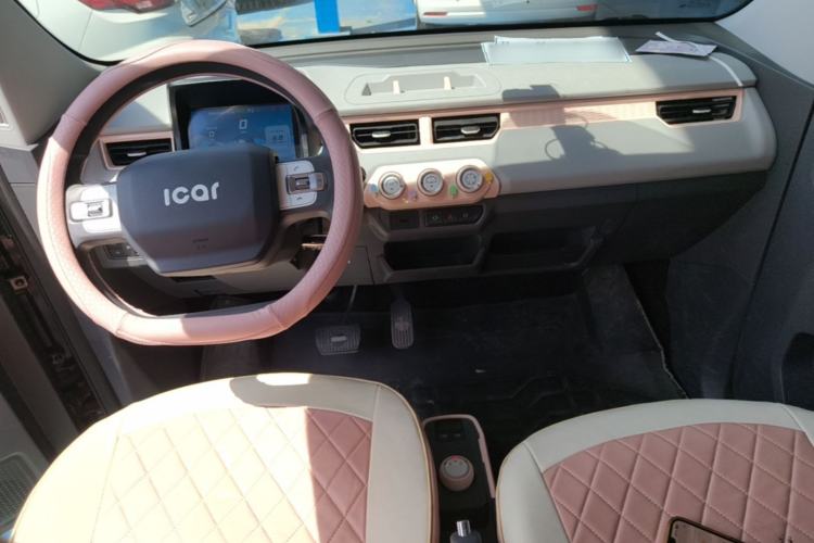 Used Chery QQ Ice Cream 2022 170km Sundae Phosphate Lithium-Ion Center Console