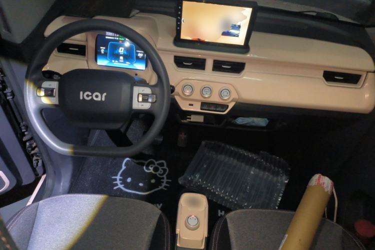 Used Chery QQ Ice Cream 2022 170km Sundae Phosphate Lithium-Ion Center Console