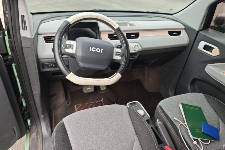 Used Chery QQ Ice Cream 2022 120km Conical Shape Lithium Iron Phosphate Center Console