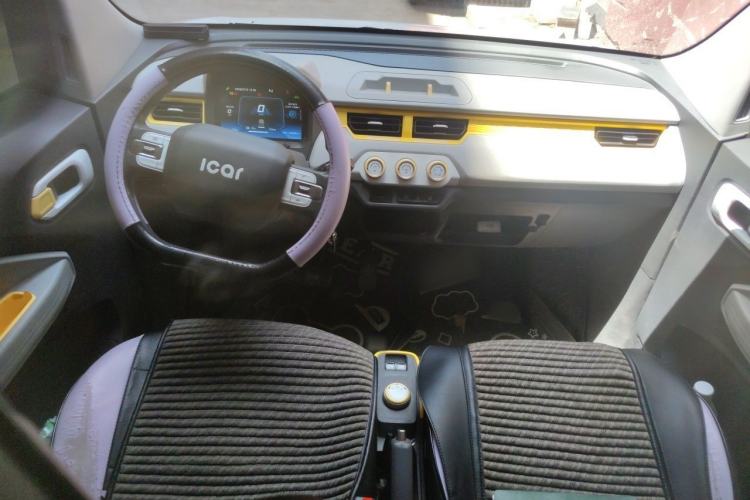 Used Chery QQ Ice Cream 2022 170km Sundae Phosphate Lithium-Ion Center Console