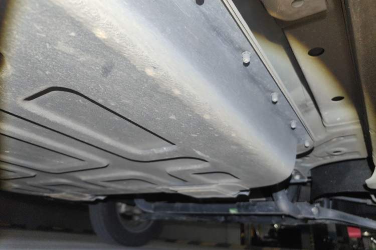 Used Chery QQ Ice Cream 2022 120km Conical Shape Lithium Iron Phosphate Chassis Front Right