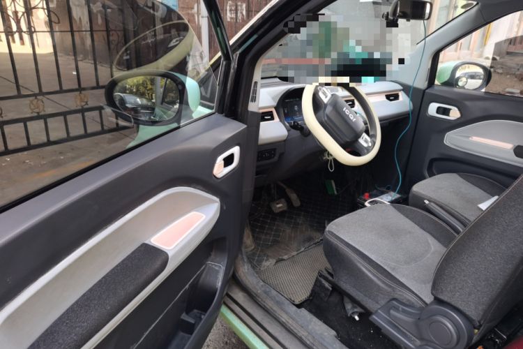 Used Chery QQ Ice Cream 2022 120km Conical Shape Lithium Iron Phosphate Driver Seat