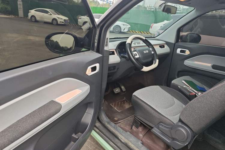 Used Chery QQ Ice Cream 2022 120km Conical Shape Lithium Iron Phosphate Driver Seat