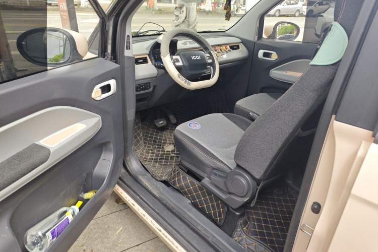 Used Chery QQ Ice Cream 2022 170km Sundae Phosphate Lithium-Ion Driver Seat