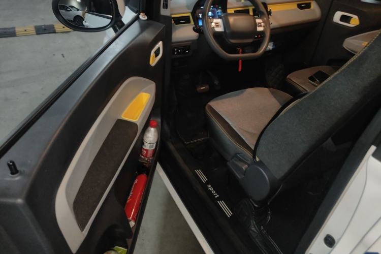 Used Chery QQ Ice Cream 2022 120km Conical Shape Lithium Iron Phosphate Driver Seat