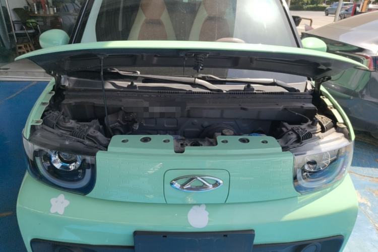 Used Chery QQ Ice Cream 2022 170km Sundae Phosphate Lithium-Ion Engine Bay