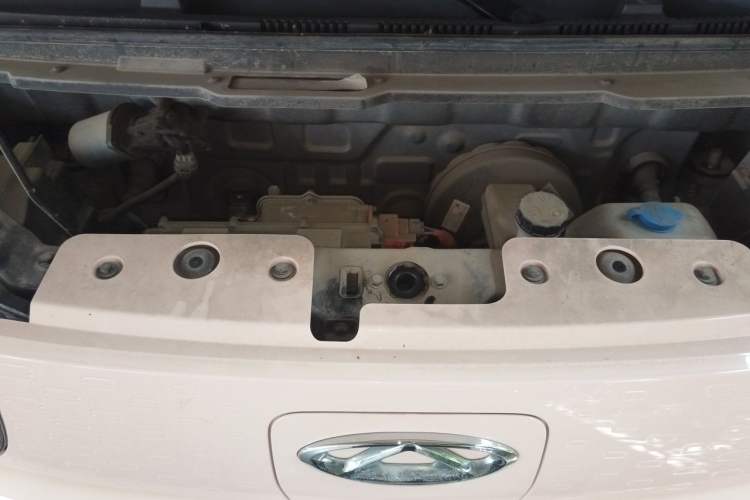 Used Chery QQ Ice Cream 2022 120km Conical Shape Lithium Iron Phosphate Engine Bay