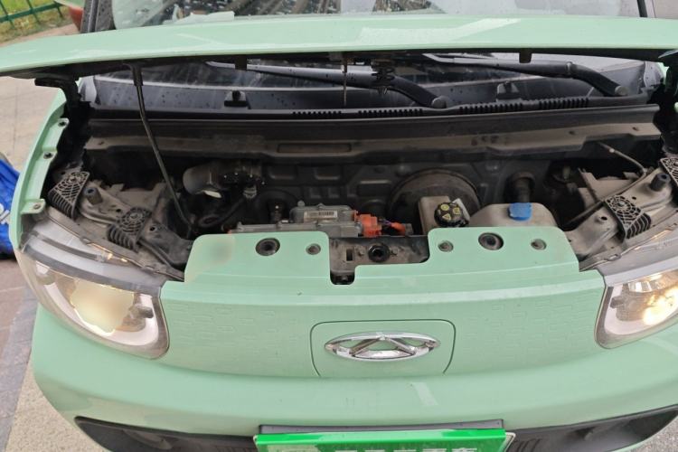 Used Chery QQ Ice Cream 2022 170km Sundae Phosphate Lithium-Ion Engine Bay