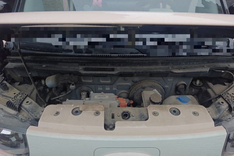 Used Chery QQ Ice Cream 2022 170km Sundae Phosphate Lithium-Ion Engine Bay