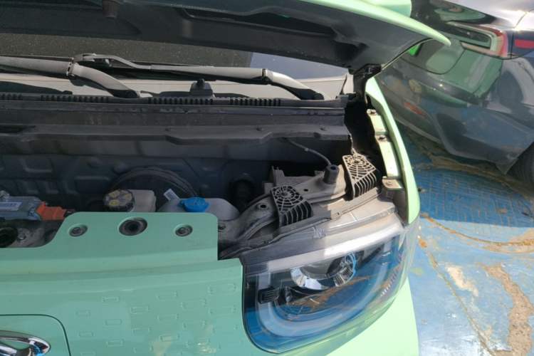 Used Chery QQ Ice Cream 2022 170km Sundae Phosphate Lithium-Ion Engine Bay Left