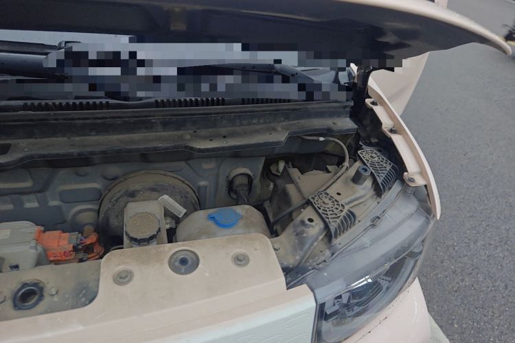 Used Chery QQ Ice Cream 2022 170km Sundae Phosphate Lithium-Ion Engine Bay Left