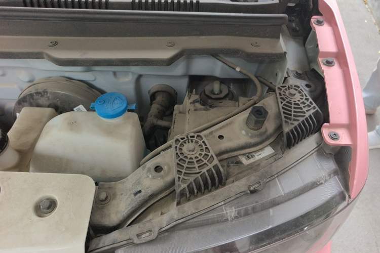 Used Chery QQ Ice Cream 2022 Taohuanxi Sweet Peach Edition Engine Bay Left