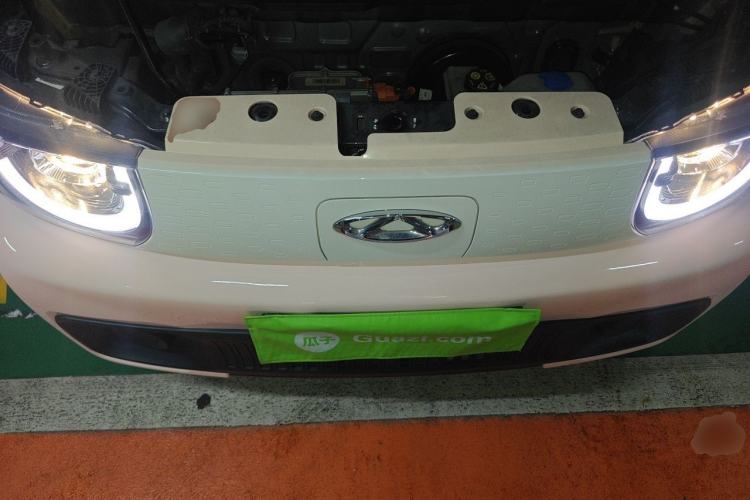 Used Chery QQ Ice Cream 2022 170km Sundae Phosphate Lithium-Ion Engine Bay