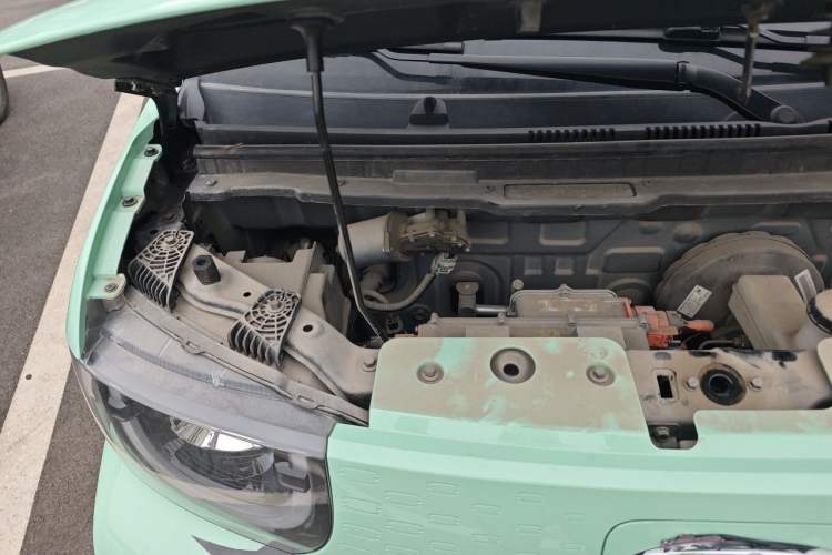 Used Chery QQ Ice Cream 2022 120km Conical Shape Lithium Iron Phosphate Engine Bay Right