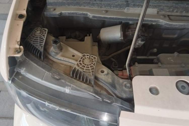 Used Chery QQ Ice Cream 2022 120km Conical Shape Lithium Iron Phosphate Engine Bay Right