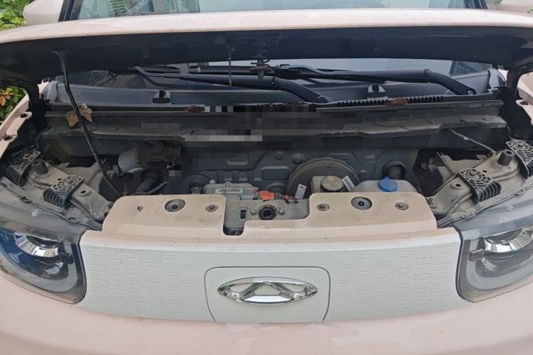 Used Chery QQ Ice Cream 2022 170km Sundae Phosphate Lithium-Ion Engine Bay