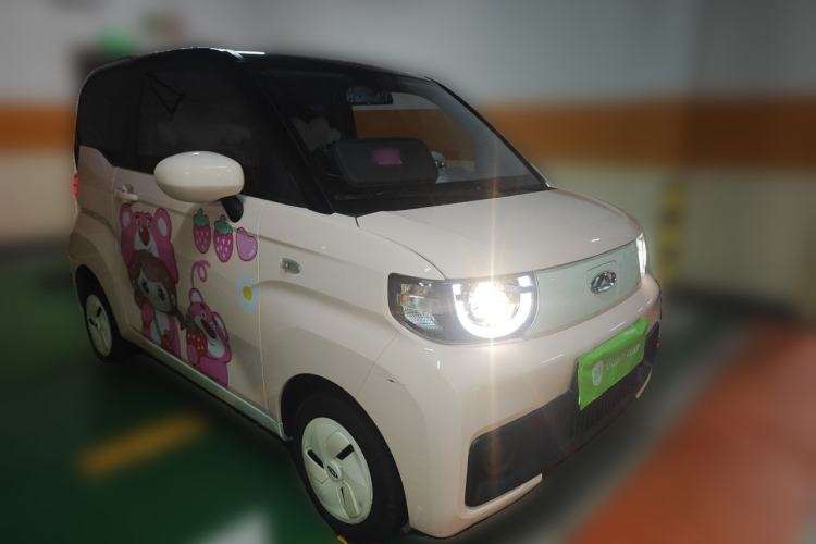 Used Chery QQ Ice Cream 2022 170km Sundae Phosphate Lithium-Ion Front Right 45 Deg