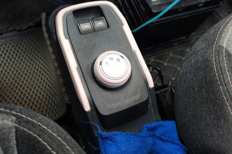 Used Chery QQ Ice Cream 2022 120km Conical Shape Lithium Iron Phosphate Gear Lever