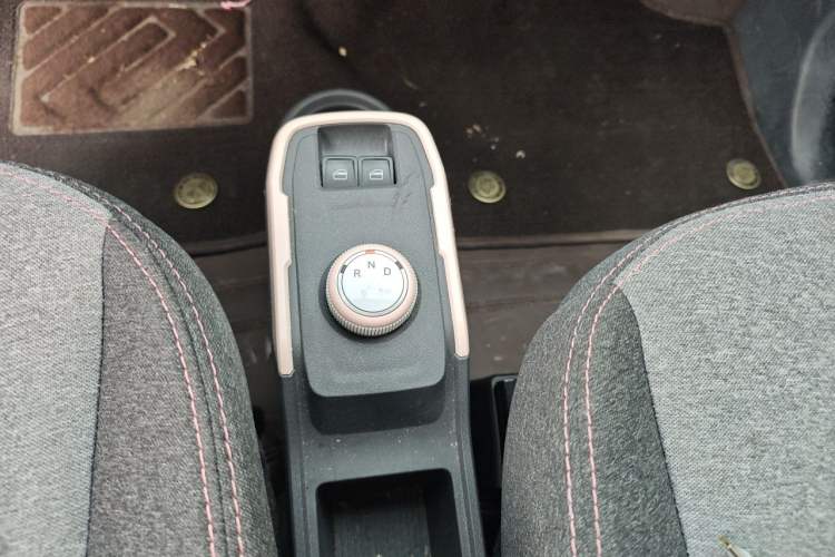 Used Chery QQ Ice Cream 2022 120km Conical Shape Lithium Iron Phosphate Gear Lever