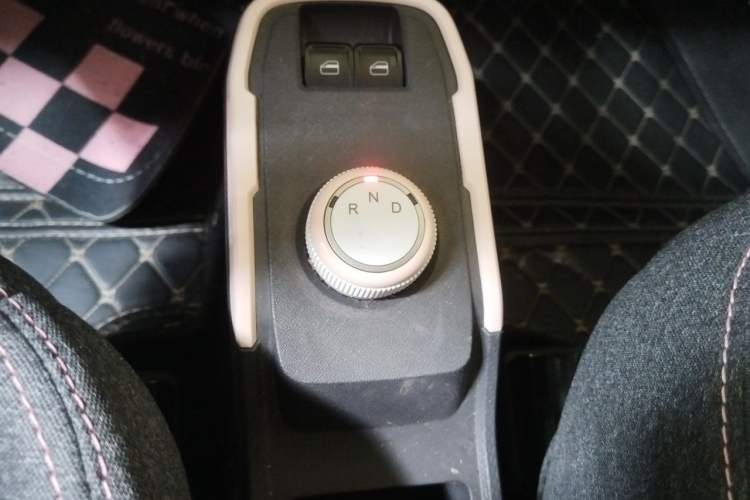 Used Chery QQ Ice Cream 2022 120km Conical Shape Lithium Iron Phosphate Gear Lever