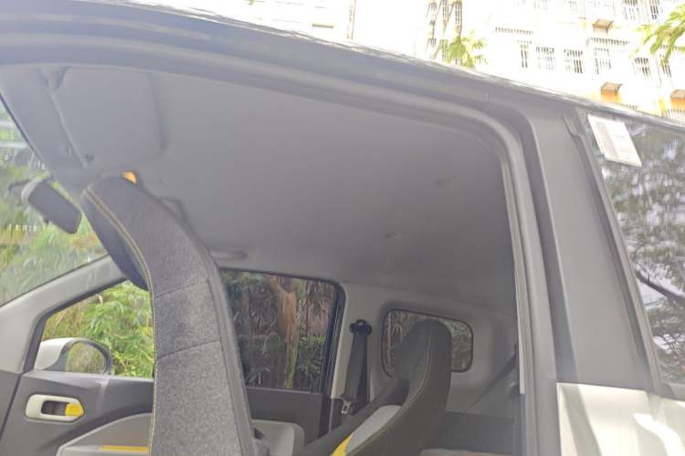 Used Chery QQ Ice Cream 2022 170km Sundae Phosphate Lithium-Ion Headliner