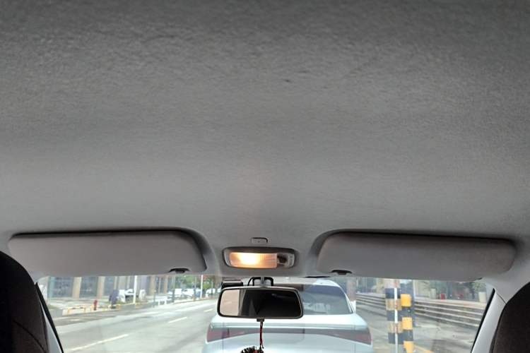 Used Chery QQ Ice Cream 2022 170km Sundae Phosphate Lithium-Ion Headliner